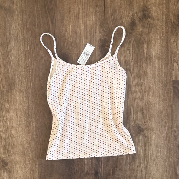 Brandy Melville Cream Camisole with Red Hearts - Picture 4 of 4